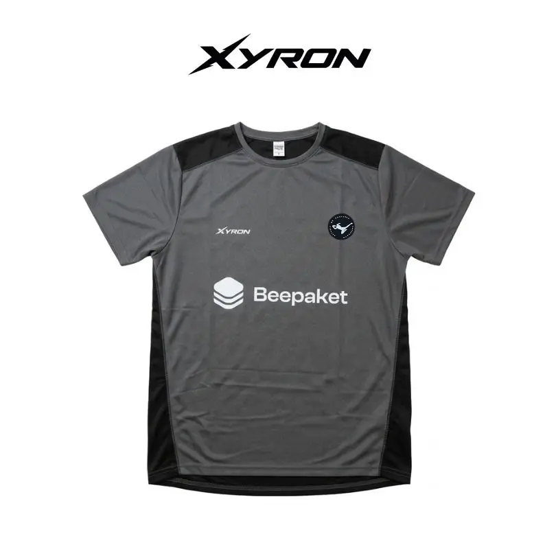 Camiseta negra XYRON